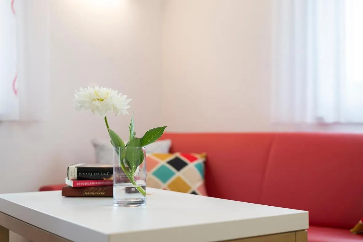 Hofmann'S Apartements & Ferienwohnungen Обердакштеттен Апартаменты