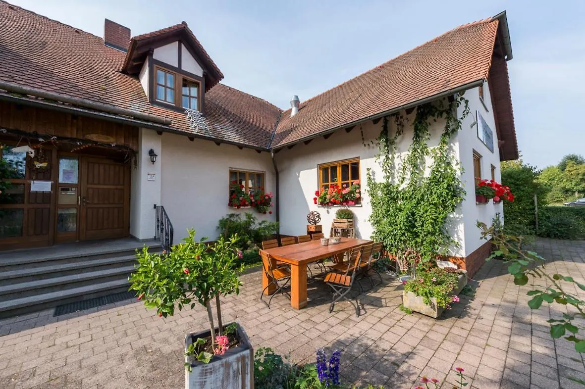 Hofmann'S Apartements & Ferienwohnungen Обердакштеттен